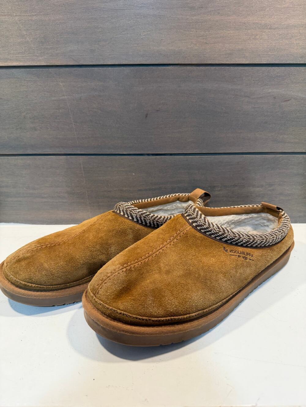 Koolaburra by UGG Mens Burree Slippers in Chestnut Suede Size 10 Casual